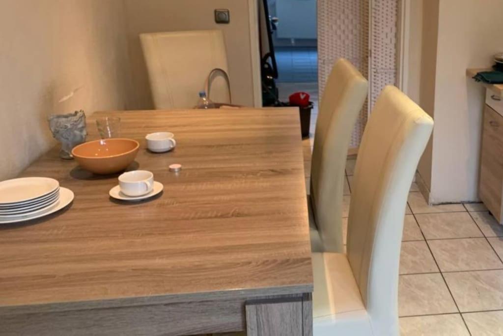 2 1min Messe Appartement Keulen